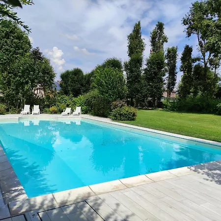 Valchero فندق مبيت وإفطار 4*