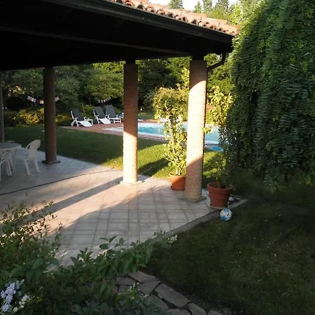 Valchero فندق مبيت وإفطار 4*